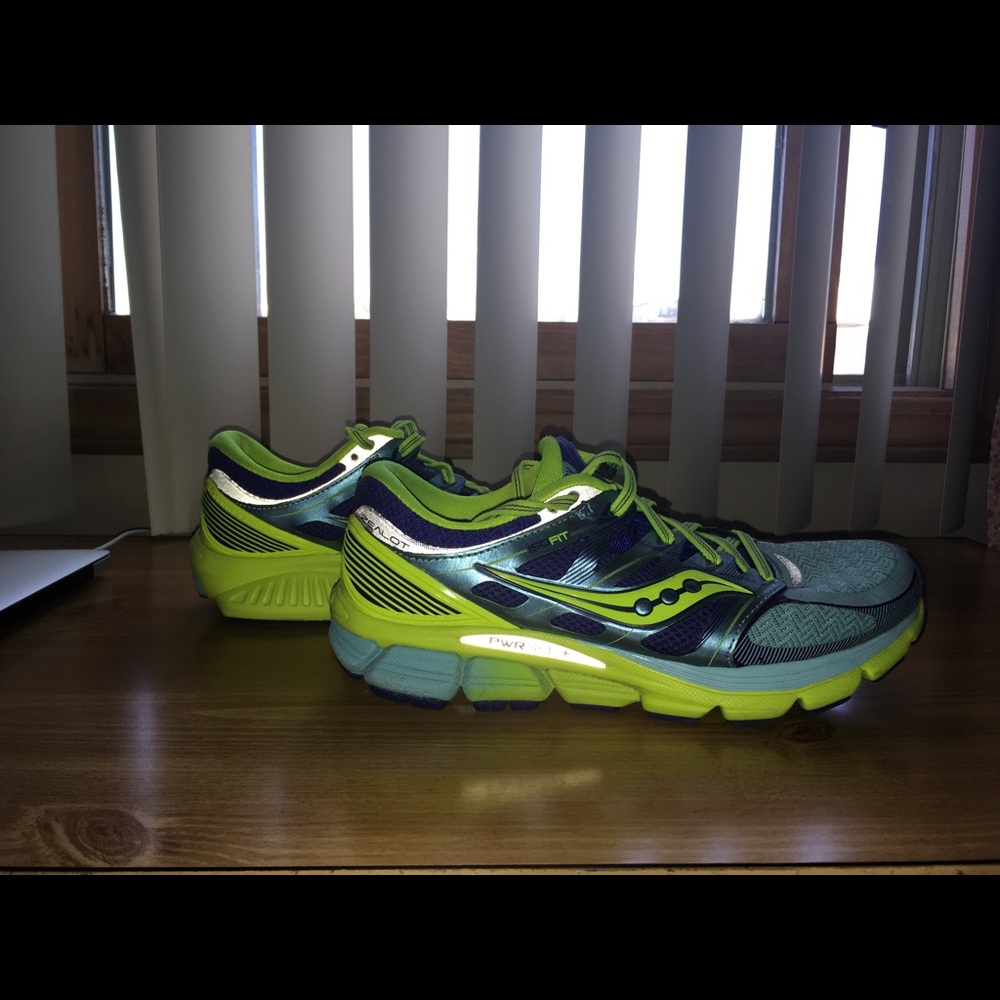 Saucony ISO Fit Women’s Running Shoes
